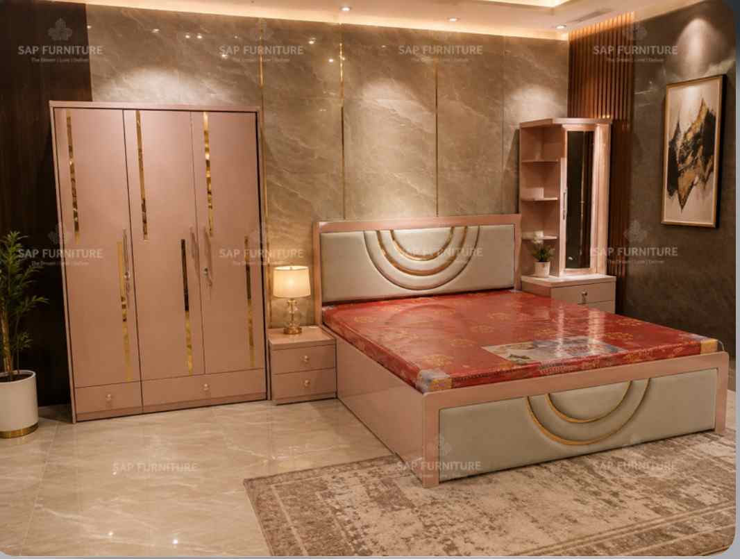 Midnight Gold Luxury Full Suite